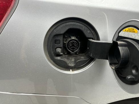 Used 2014 Toyota Prius Prime Plug-In image 11