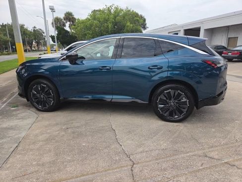 Certified 2025 Nissan Murano Platinum w/ Cargo Package AWD/4WD image 8