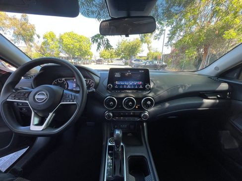 Used 2025 Nissan Sentra SV FWD image 31