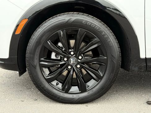 Used 2025 Buick Envista Sport Touring w/ Convenience II Package FWD image 15