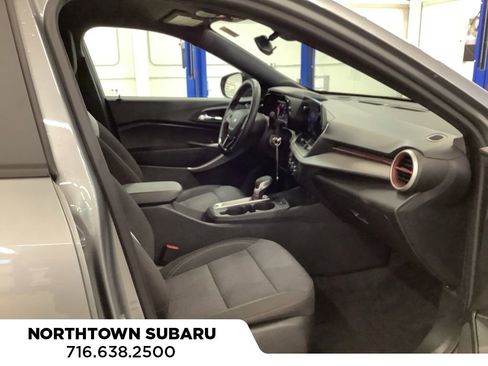 Used 2024 Chevrolet Trax RS FWD image 9