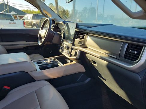 Used 2024 Ford Expedition Max XLT RWD image 33