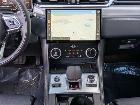Used 2026 Jaguar F-PACE R-Dynamic S AWD/4WD image 11