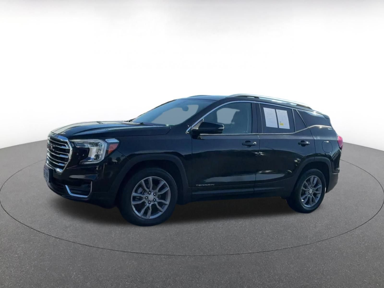 Used 2024 GMC Terrain SLT AWD/4WD image 7
