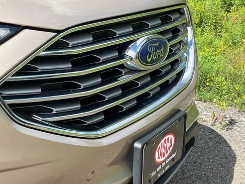 Certified 2020 Ford Edge Titanium AWD/4WD image 24