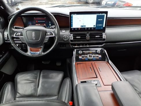 Used 2022 Lincoln Navigator L Reserve AWD/4WD image 6