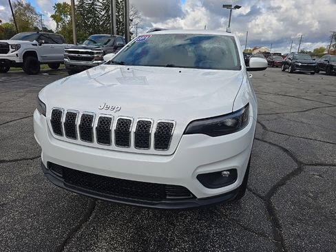 Used 2019 Jeep Cherokee Latitude w/ Cold Weather Group image 5