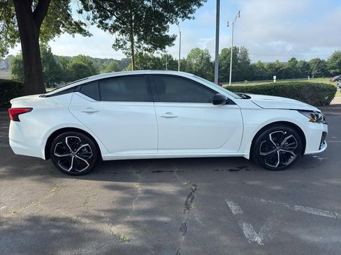 New 2025 Nissan Altima 2.5 SR w/ SR Premium Package image 8