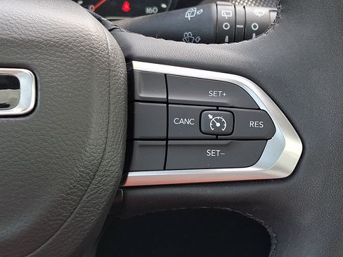 Used 2023 Jeep Compass Latitude w/ Sun and Sound Group AWD/4WD image 24