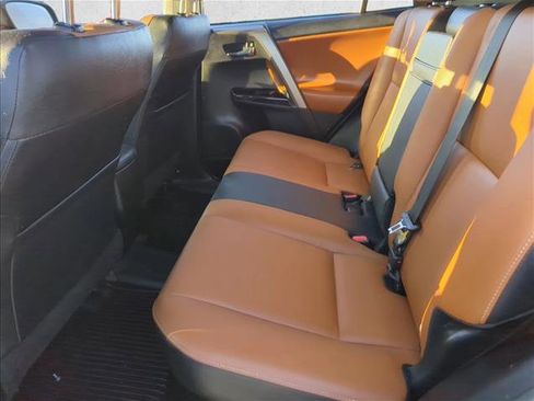 Used 2018 Toyota RAV4 Limited image 23