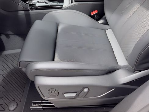 New 2025 Audi Q5 Premium Plus image 16