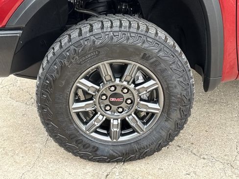 New 2026 GMC Sierra 1500 AT4X w/ LPO, Black Badging Package image 17