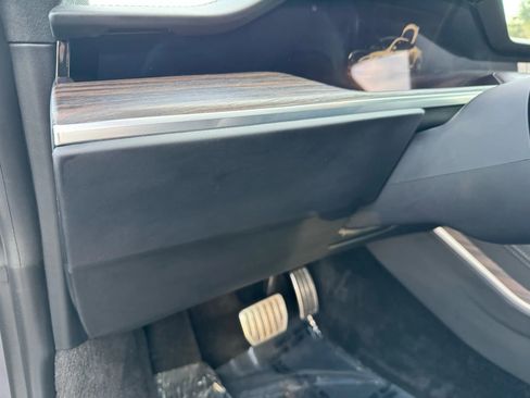 Used 2022 Tesla Model S image 29