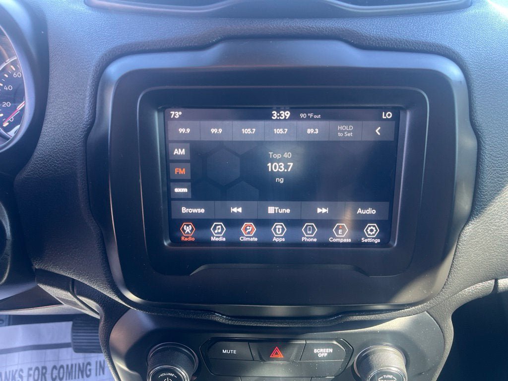 Used 2020 Jeep Renegade Latitude FWD image 21