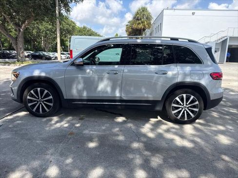 Used 2020 Mercedes-Benz GLB 250 w/ Premium Package image 11