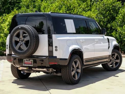 New 2026 Land Rover Defender 110 X-Dynamic SE AWD/4WD image 8