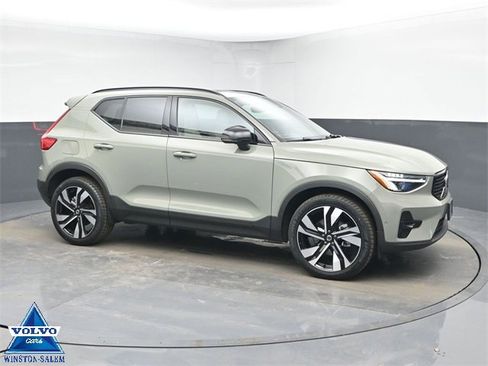 Used 2023 Volvo XC40 B5 Plus w/ Driver Assist Package image 1