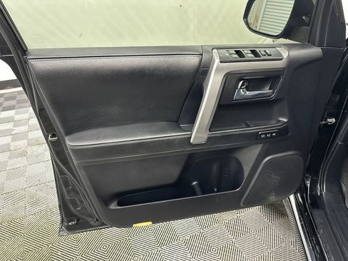 Used 2014 Toyota 4Runner Limited RWD image 10