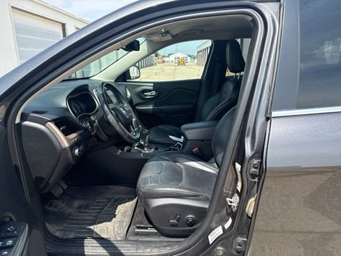 Used 2015 Jeep Cherokee Limited AWD/4WD image 3