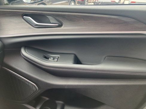 New 2025 Jeep Grand Cherokee Limited w/ Trailer Tow Package image 22