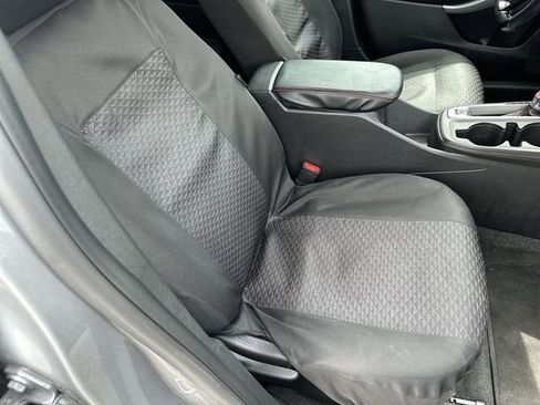 Used 2024 Chevrolet Trax RS FWD image 26