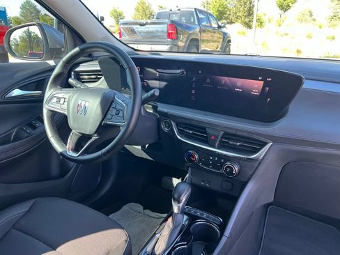 Used 2025 Buick Encore GX Preferred AWD/4WD image 18
