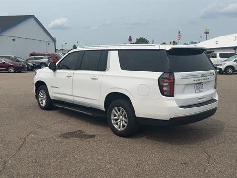Used 2022 Chevrolet Suburban LT AWD/4WD image 31