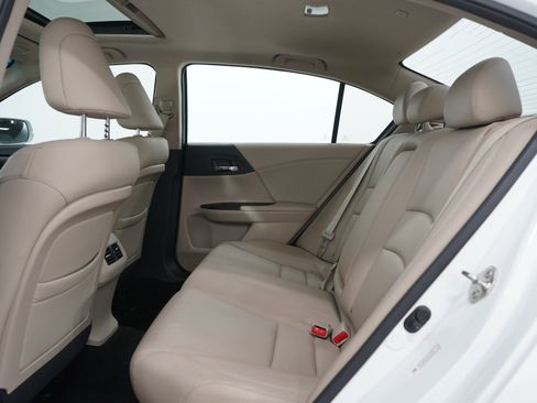 Used 2014 Honda Accord Touring image 16