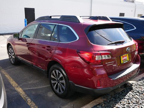 Used 2016 Subaru Outback 2.5i Limited AWD/4WD image 3