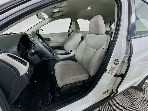 Used 2018 Honda HR-V LX image 23