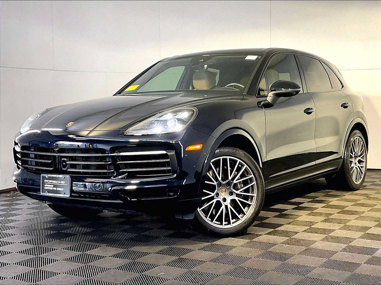 Certified 2022 Porsche Cayenne Platinum Edition AWD/4WD image 1