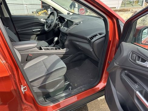 Used 2019 Ford Escape SE image 10