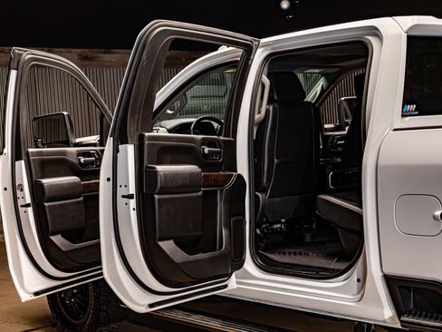 Used 2023 GMC Sierra 3500 Denali w/ Denali Ultimate Package image 27