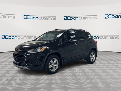 Used 2017 Chevrolet Trax LT w/ Driver Confidence Package image 4