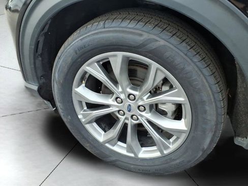 Used 2021 Ford Explorer Limited w/ Equipment Group 301A image 24