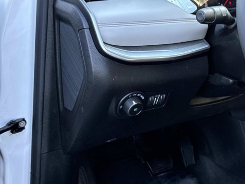 Used 2025 Jeep Compass Limited AWD/4WD image 13