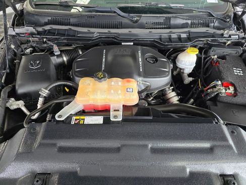 Used 2018 RAM 1500 Laramie w/ Convenience Group image 10