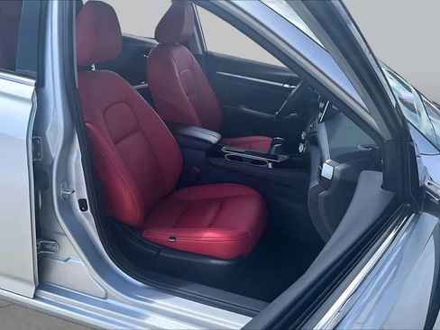 Used 2023 Nissan Altima 2.5 SR FWD image 8