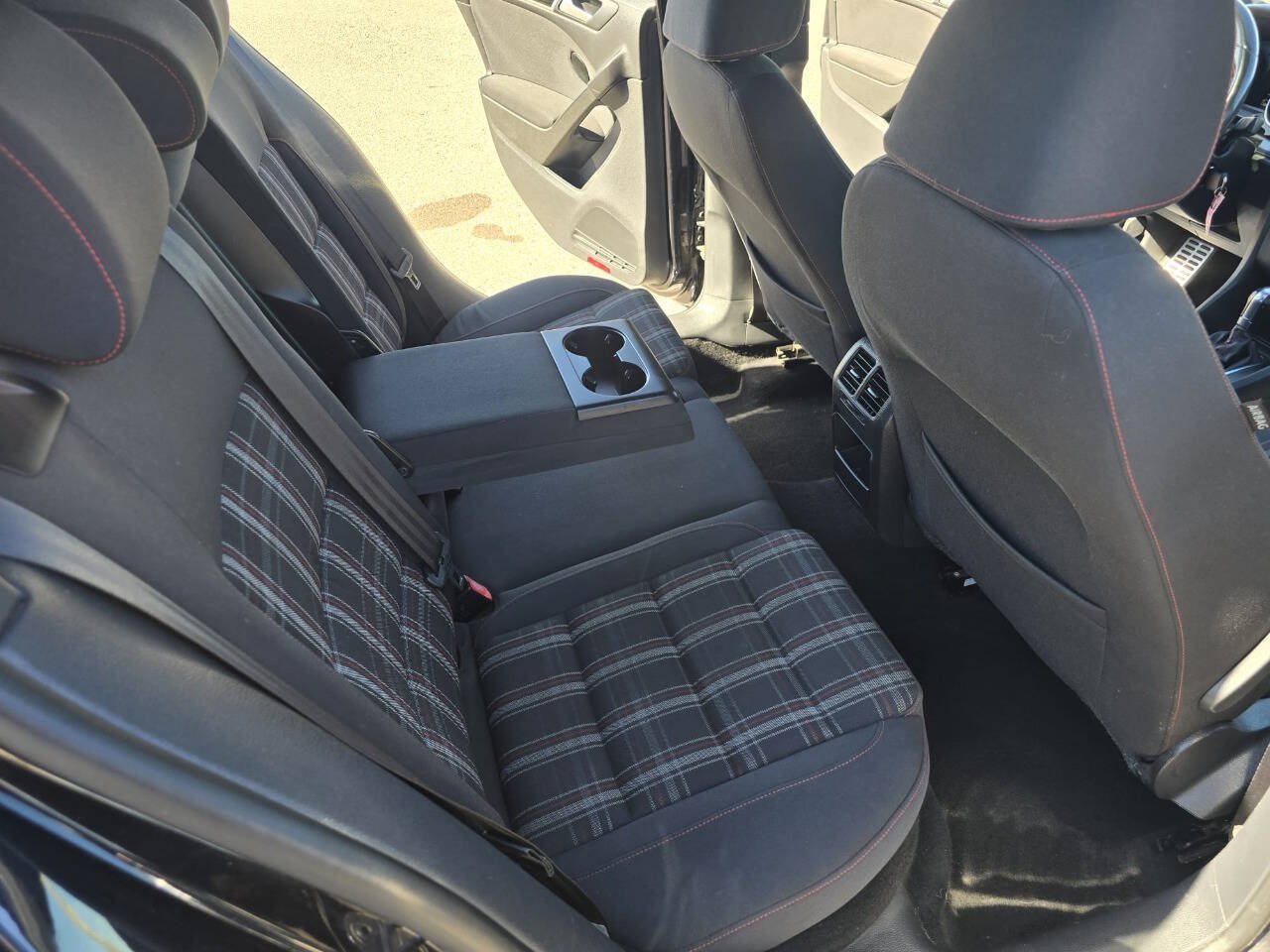 Used 2013 Volkswagen Golf 4-Door FWD image 25