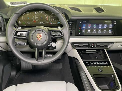 New 2026 Porsche Cayenne image 27