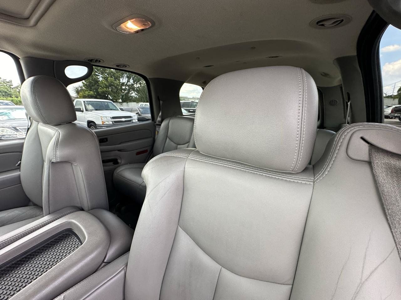 Used 2004 Chevrolet Tahoe LT w/ LT Preferred Equipment Group AWD/4WD image 33