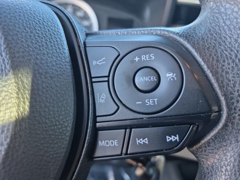Used 2022 Toyota Corolla LE FWD image 28