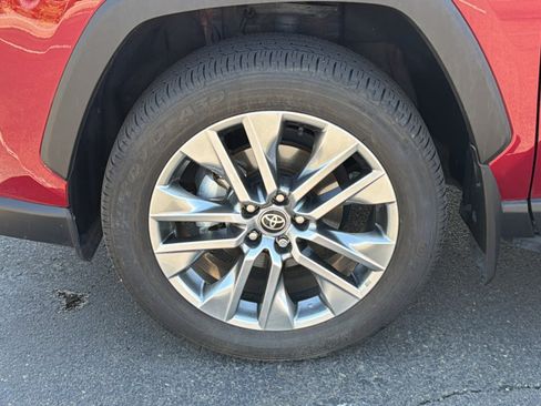 Certified 2022 Toyota RAV4 Limited AWD/4WD image 9