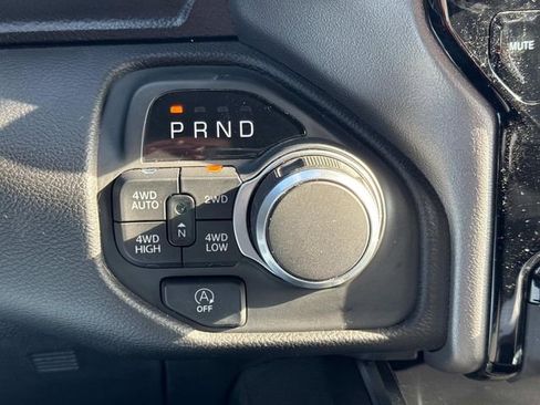 Used 2025 RAM 1500 Big Horn AWD/4WD image 35