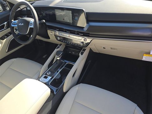 New 2025 Kia Telluride S image 14