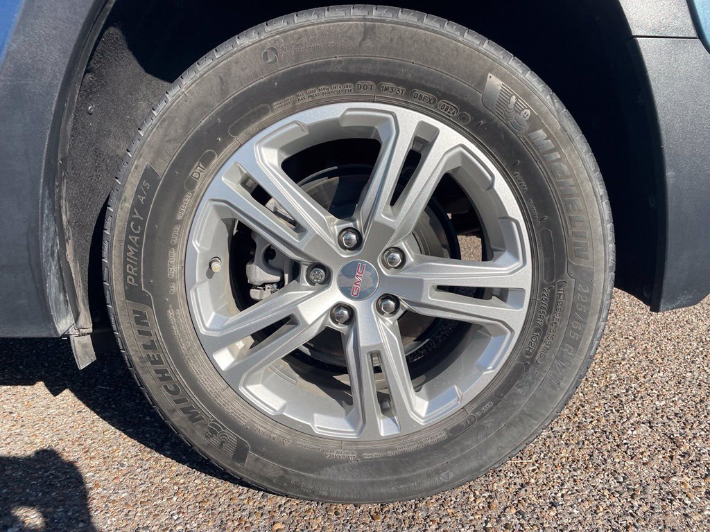 Used 2024 GMC Terrain SLE w/ Driver Convenience Package FWD image 19