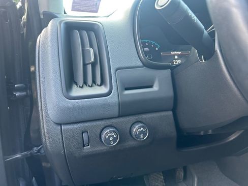Used 2022 Chevrolet Colorado Z71 w/ Z71 Midnight Edition AWD/4WD image 22