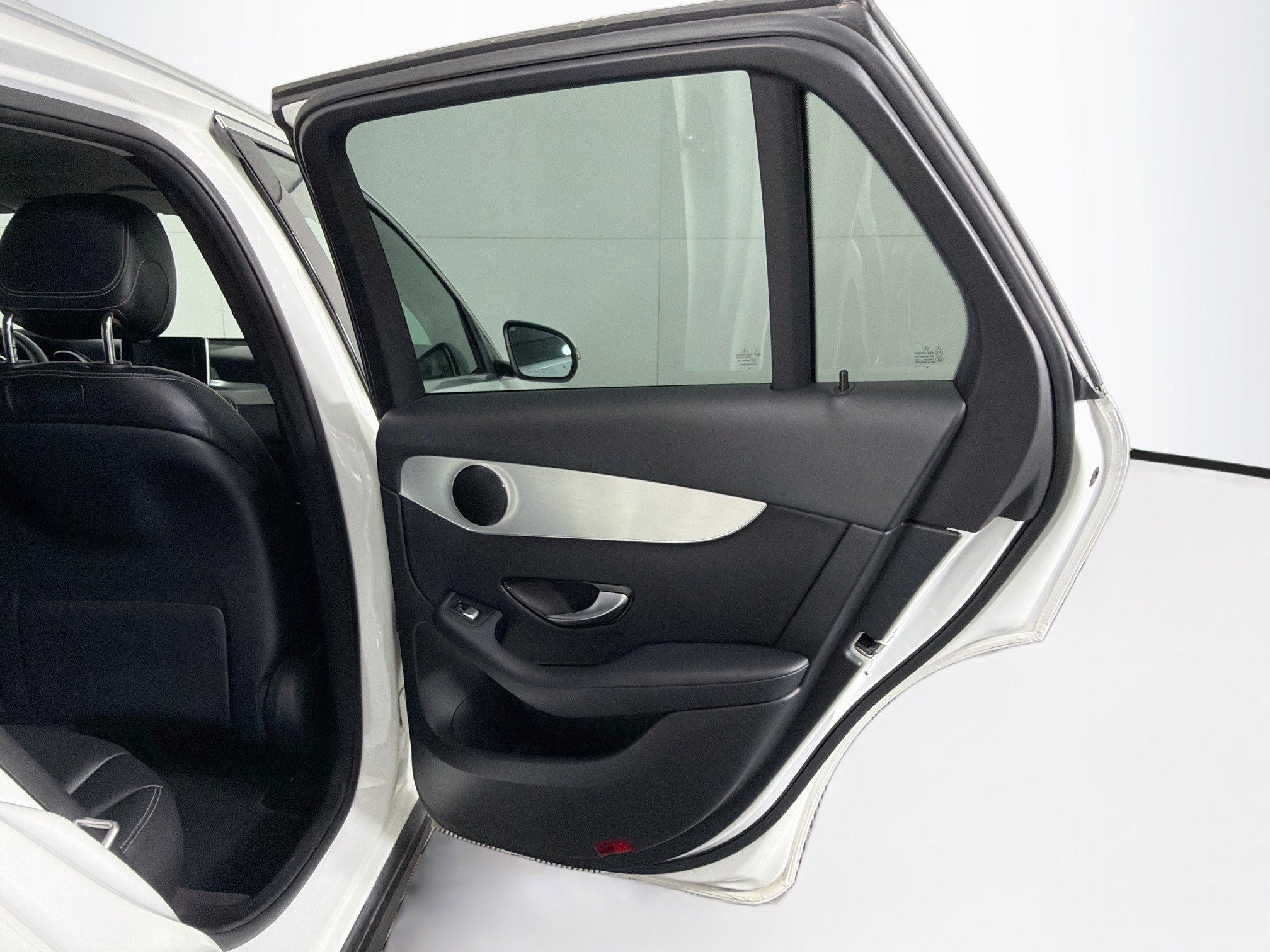 Used 2019 Mercedes-Benz GLC 300 image 30