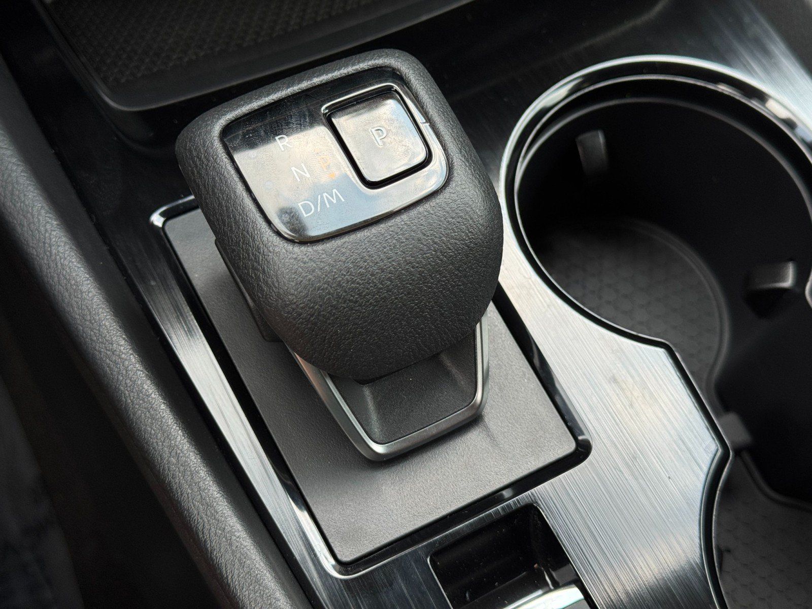 Used 2023 Nissan Rogue SV FWD image 25