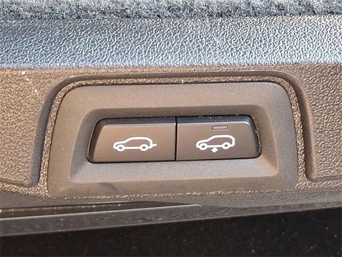 Used 2023 BMW X7 xDrive40i w/ Executive Package image 29